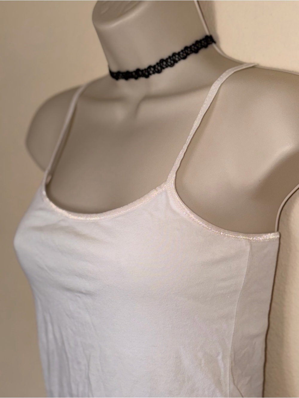 Vintage 2000s Classic White Spaghetti Strap Built in Bra Tank Top - Women - Picture 2 of 11